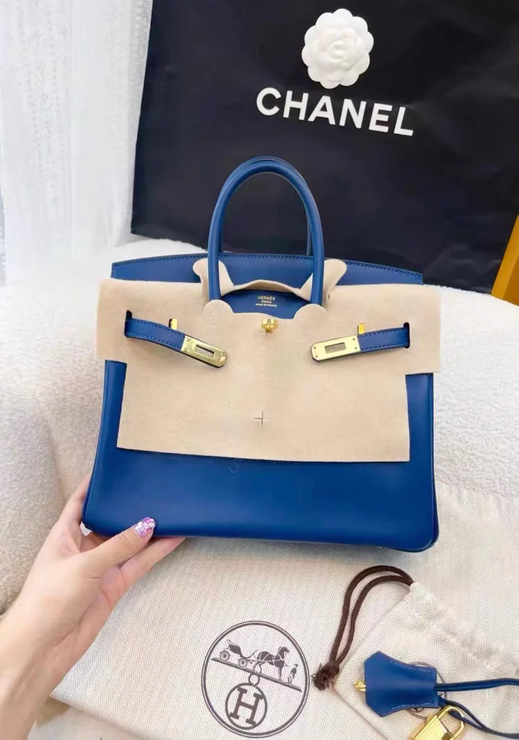 Hermes Birkin 25 Bleu Saphir Swift Gold Hardware - Image 5