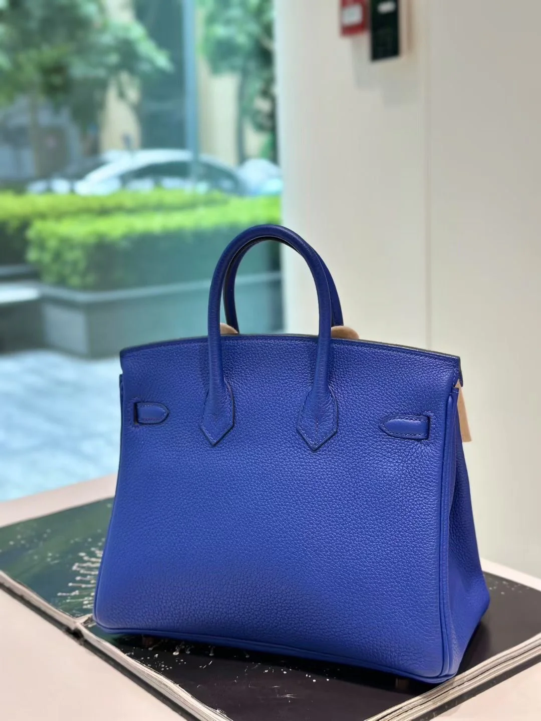 Hermes Birkin 25 Blue Royal Togo Leather Gold Hardware - Image 3