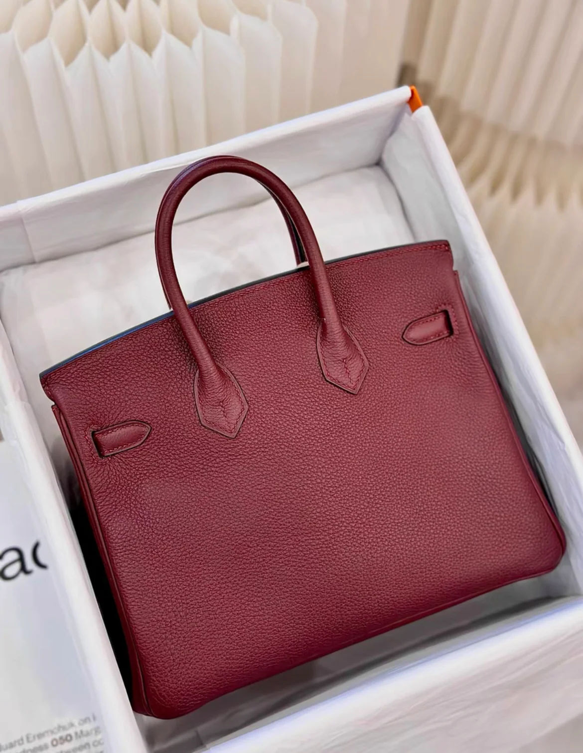 Hermès Birkin 25 Burgundy Bordeaux Togo Leather Gold Hardware - Image 2