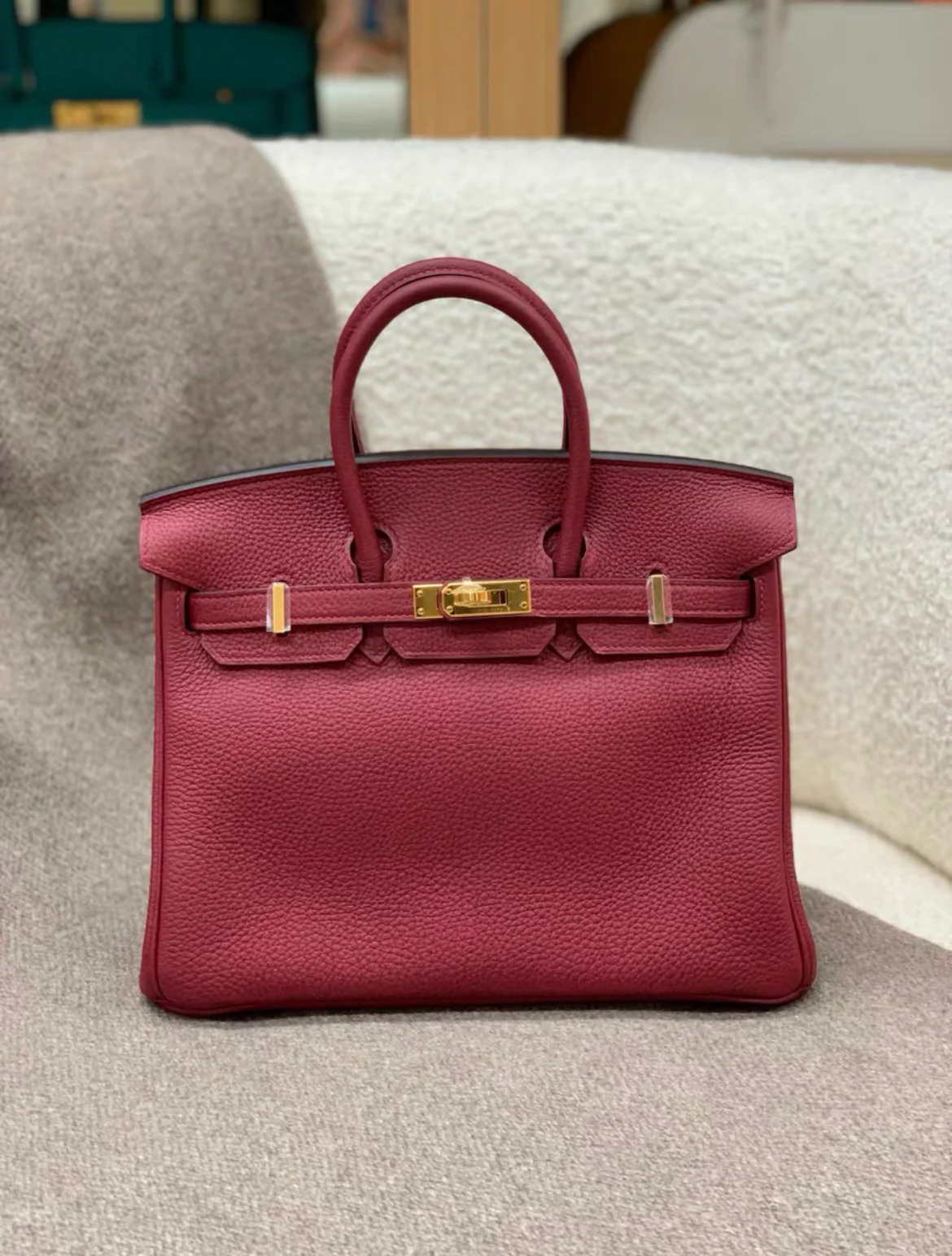 Hermès Birkin 25 Burgundy Togo Leather Gold Hardware - Image 3