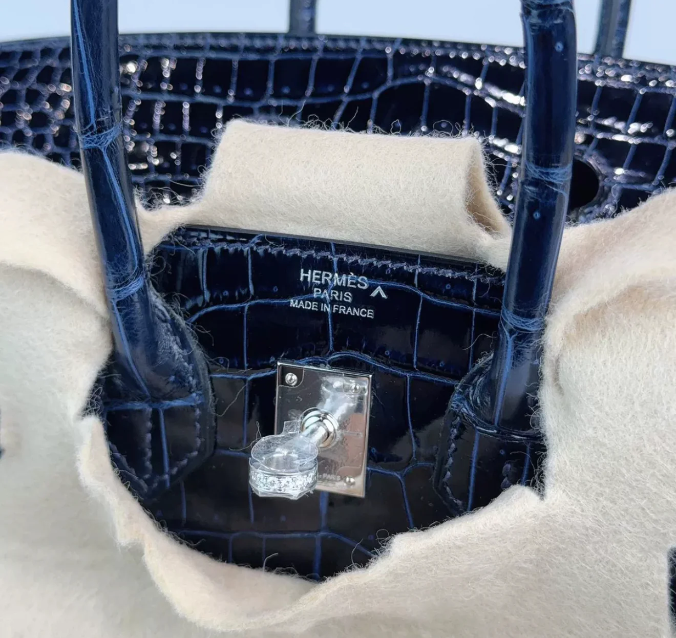 Hermès Birkin 25 Dark Blue Shiny Crocodile Diamond Hardware - Image 4