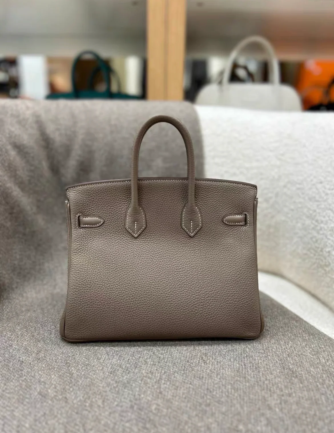 Hermès Birkin 25 Etoupe Togo Leather Gold Hardware - Image 3