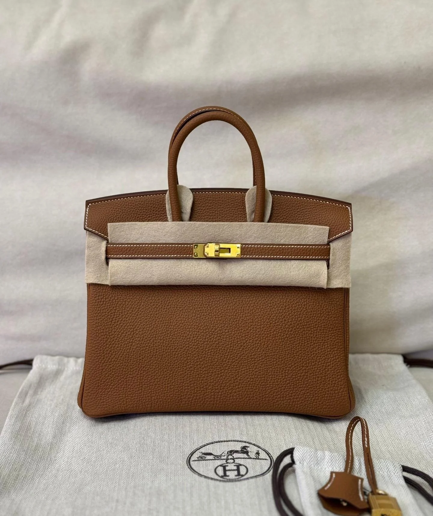 Hermès Birkin 25 Gold Togo Leather Gold Hardware