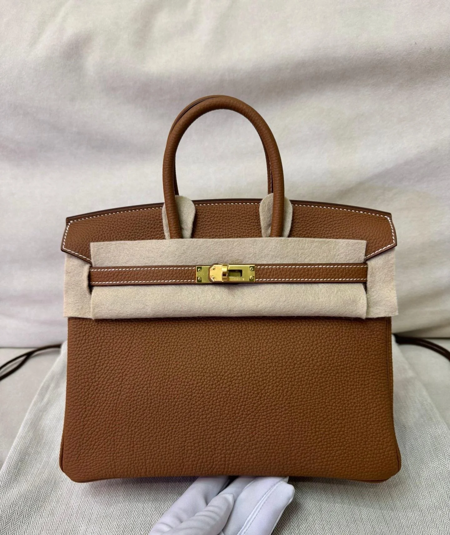 Hermès Birkin 25 Gold Togo Leather Gold Hardware - Image 2