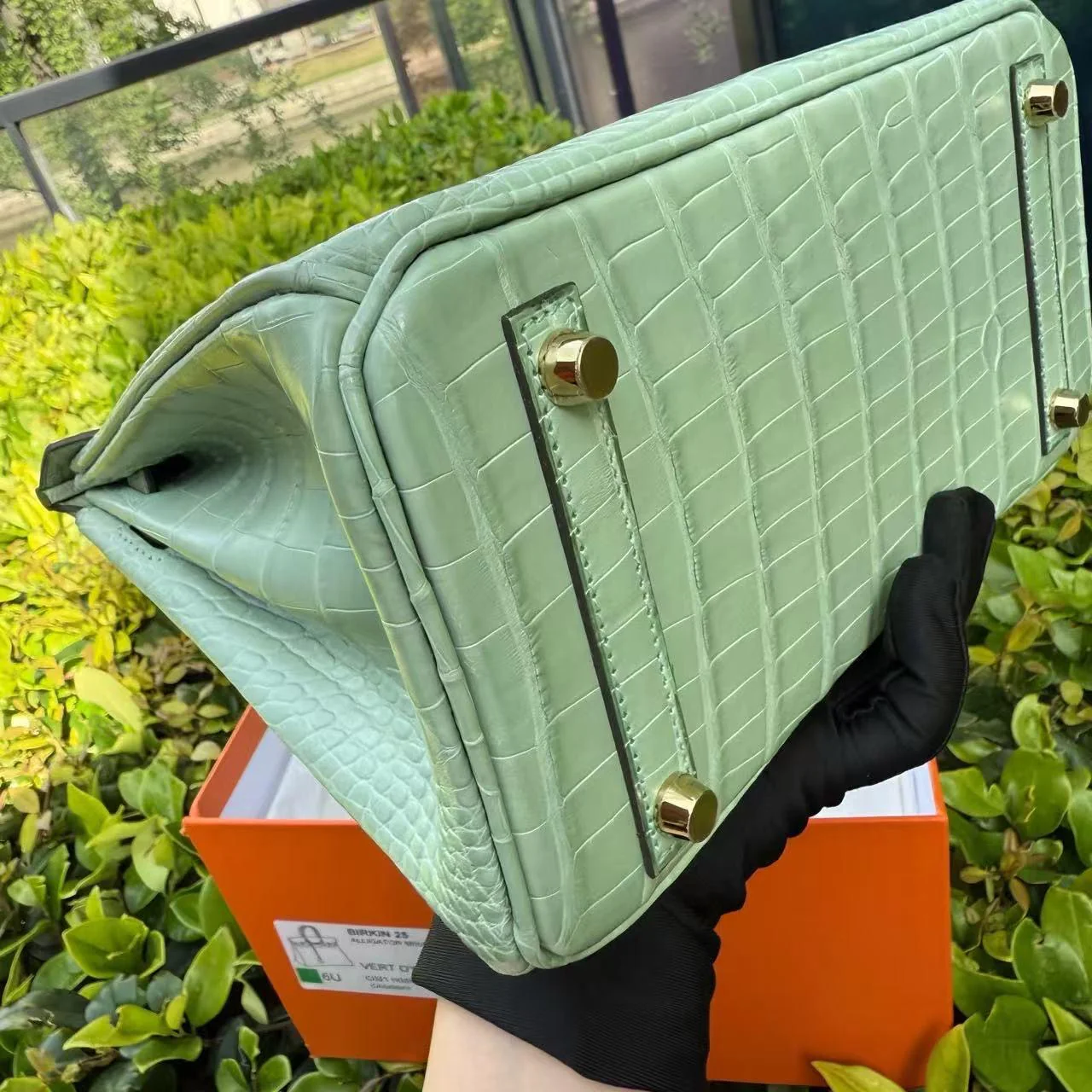 Hermès Birkin 25 Green Vert d'eau Crocodile Leather Gold Hardware - Image 2