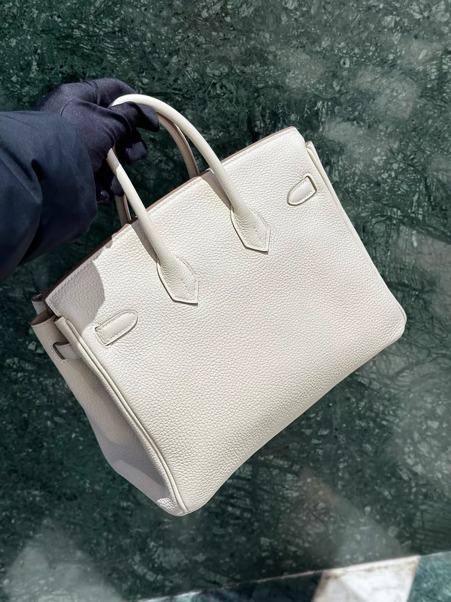 Hermes Birkin 25 craie Togo leather gold hardware - Image 2