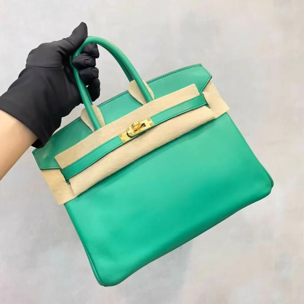 Hermès Birkin 25 Green Menthe Togo Leather with Gold Hardware - Image 3