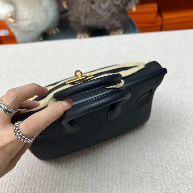 Hermès Birkin 25 Black Togo Leather Gold Hardware - Image 3