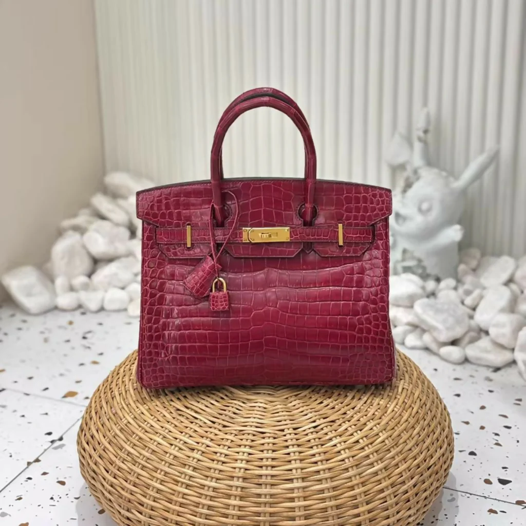 Hermès Birkin 25 Red shiny Crocodile leather Gold Hardware - Image 2
