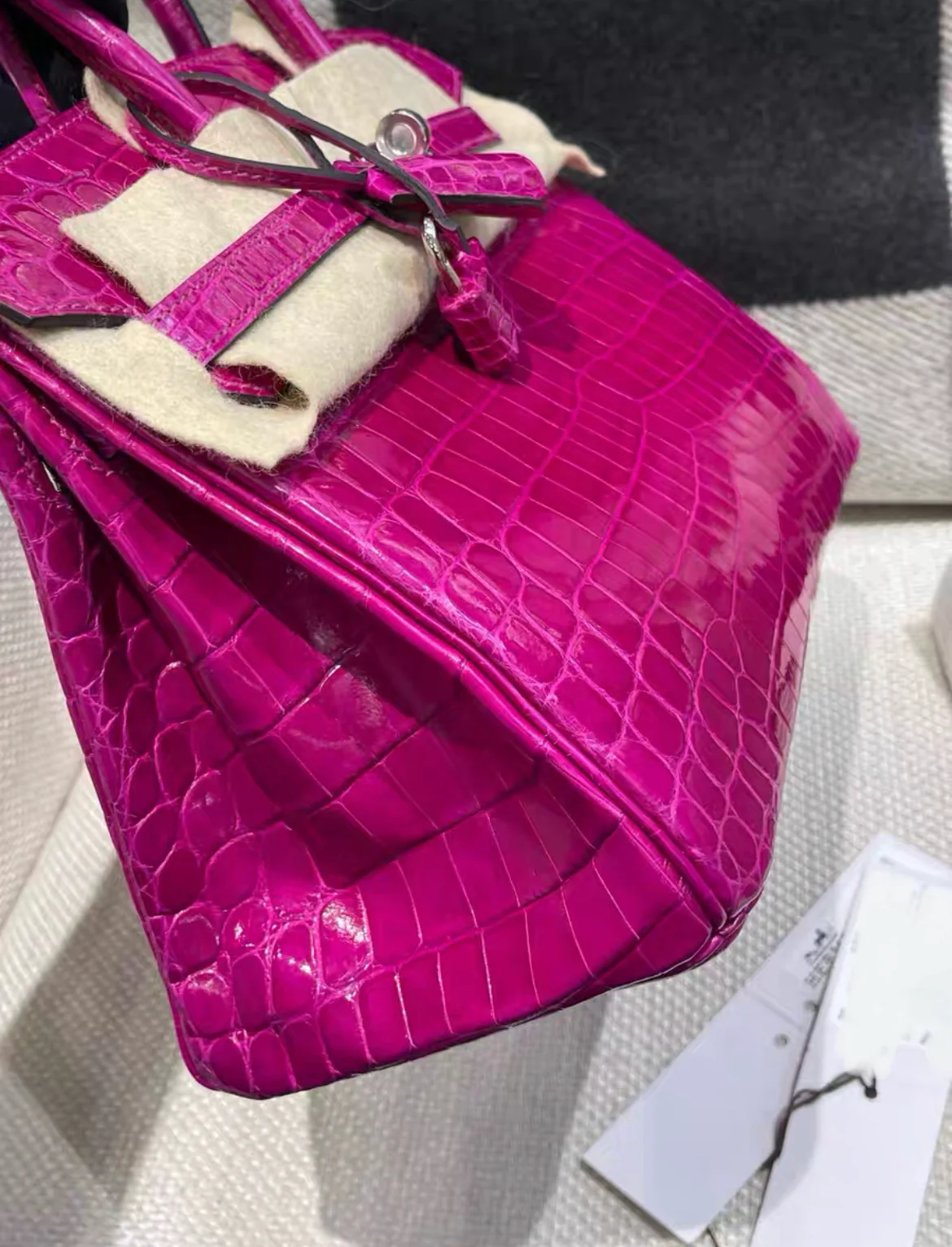 Hermès Birkin 25 Rose Pourpre Crocodile Niloticus Lisse Palladium Hardware - Image 3