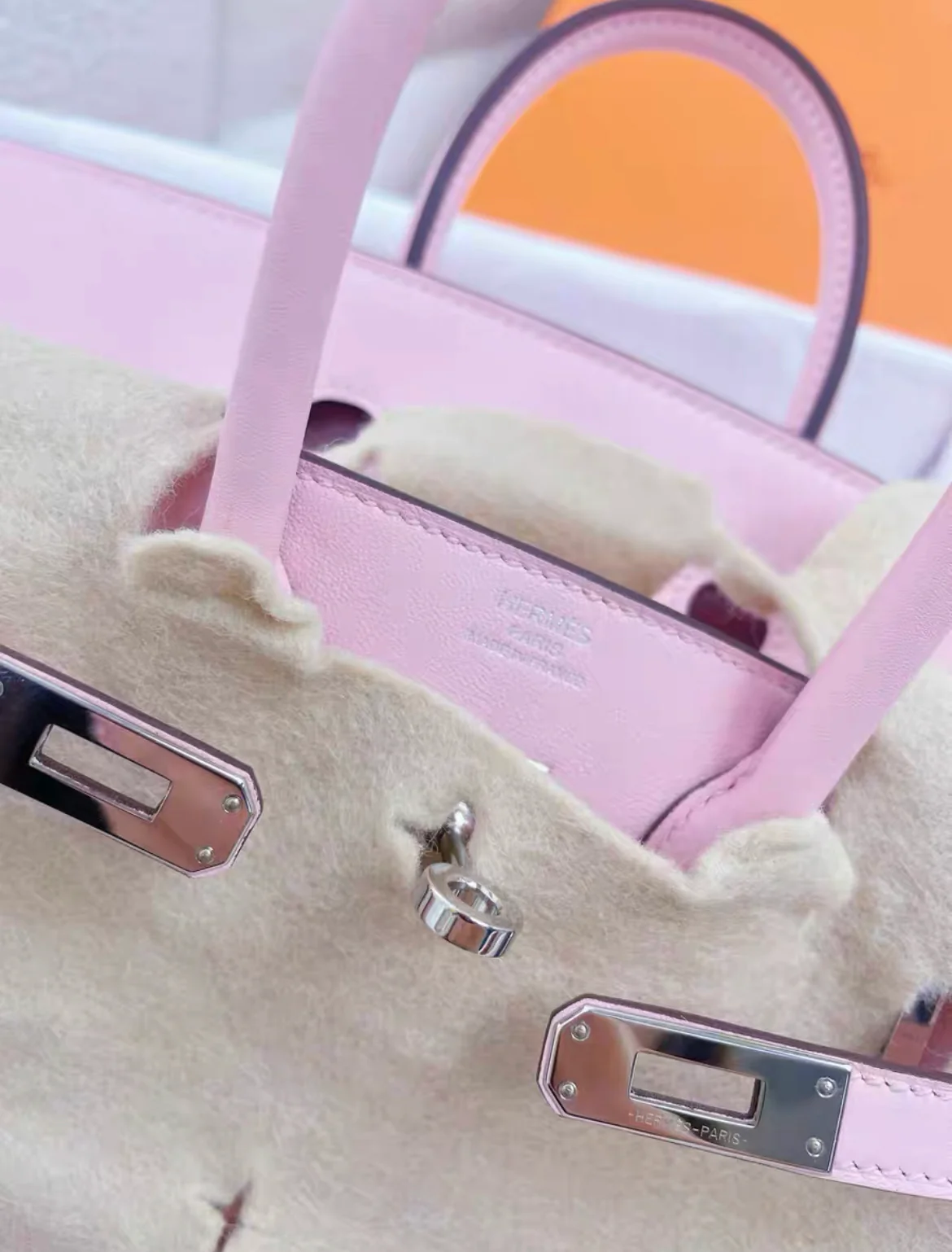 Hermès Birkin 25 Rose Sakura Swift
Palladium Hardware - Image 4