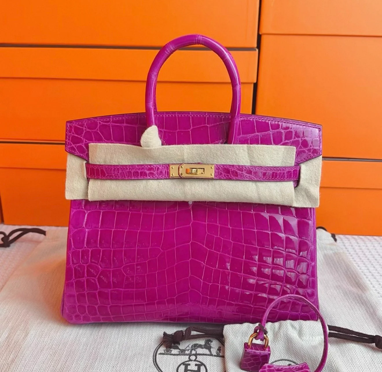Hermès Birkin 25 Rose Scheherazade shiny crocodile leather gold hardware - Image 3