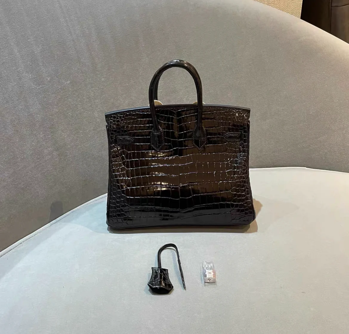 Hermès BIRKIN 25 SHINY BLACK POROSUS CROCODILE DIAMOND WITH 18K WHITE GOLD & DIAMOND HARDWARE, Brand new full set!!! - Image 4