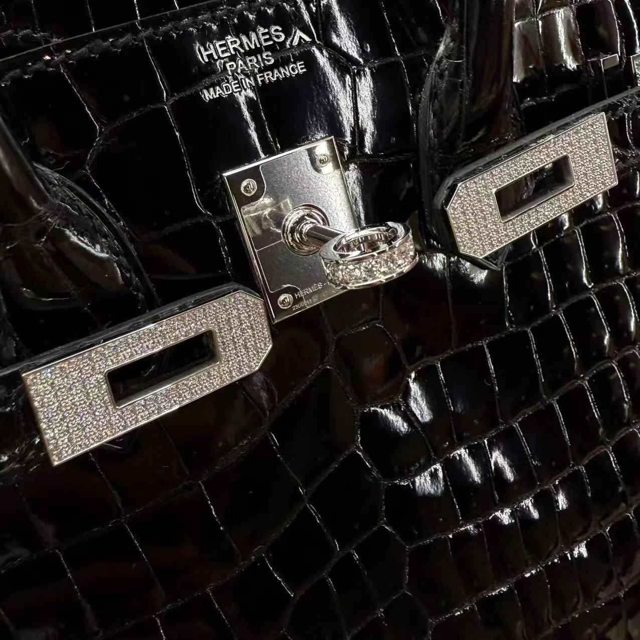 Hermès Birkin 25 Shiny crocodile leather Diamond Hardware - Image 2