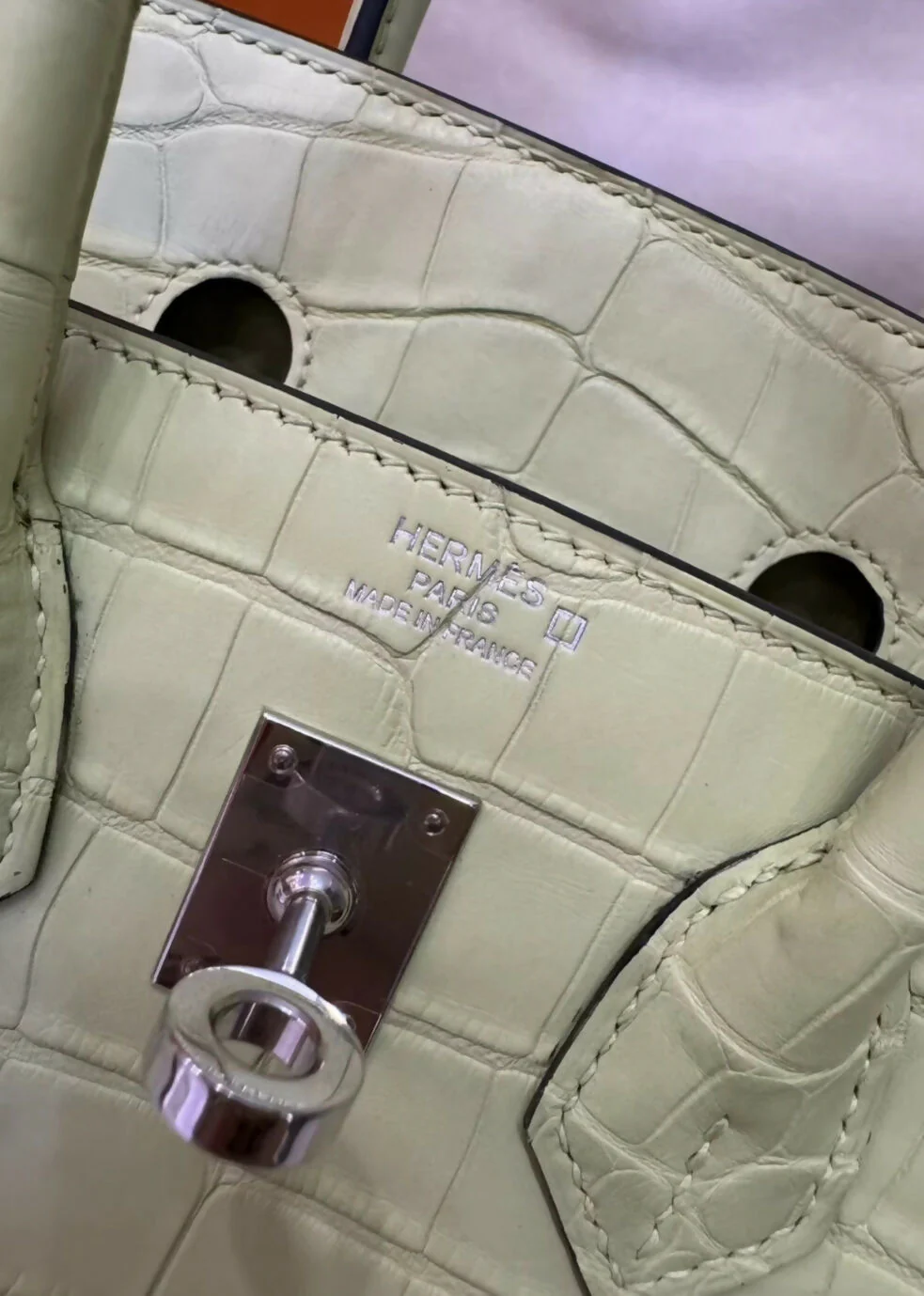 Hermès Birkin 25 Jaune Bourgeon Matte Alligator Leather Palladium Hardware - Image 2