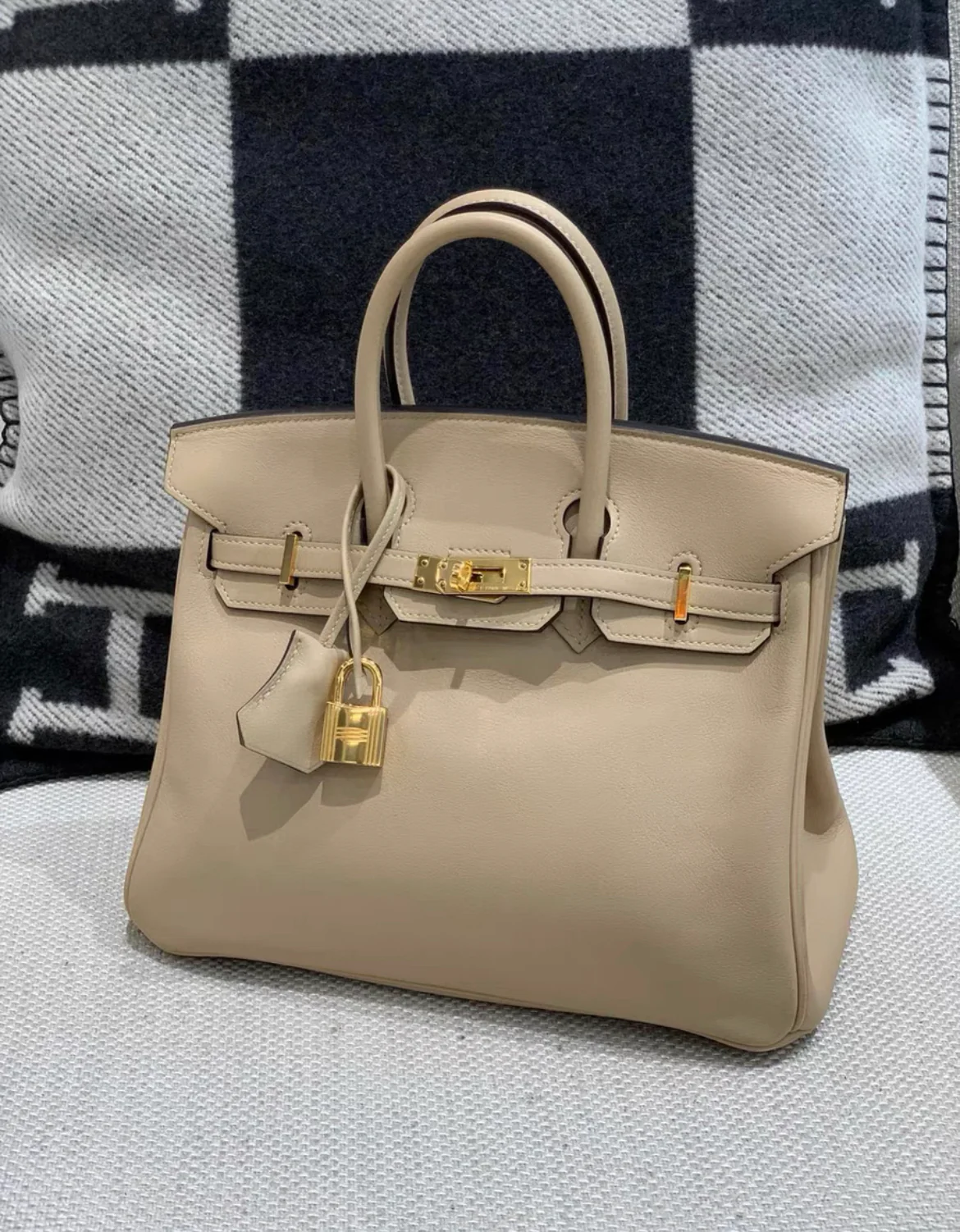 Hermès Birkin 25 Trench Swift Leather Gold Hardware - Image 7
