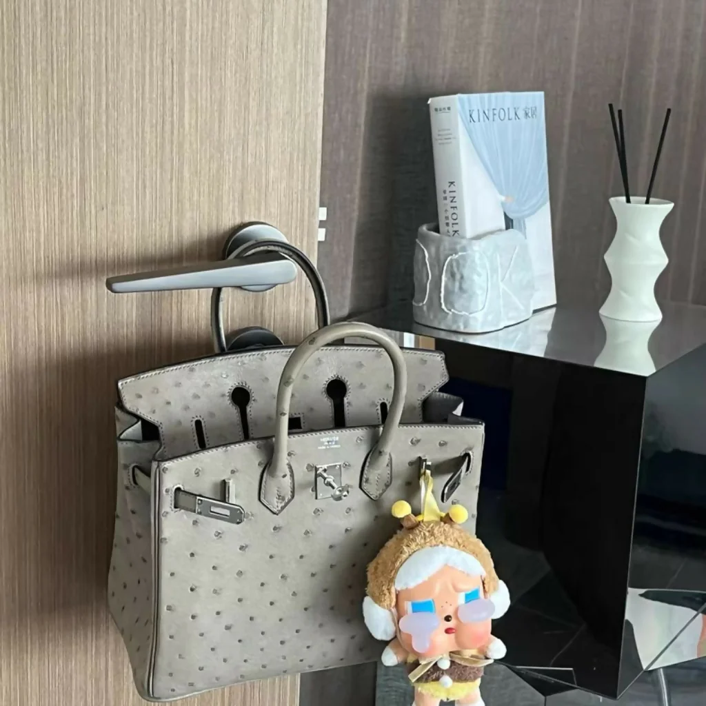 Hermès Birkin 25 Turtledove Gray (81) Ostrich Leather Palladium Bardware - Image 2