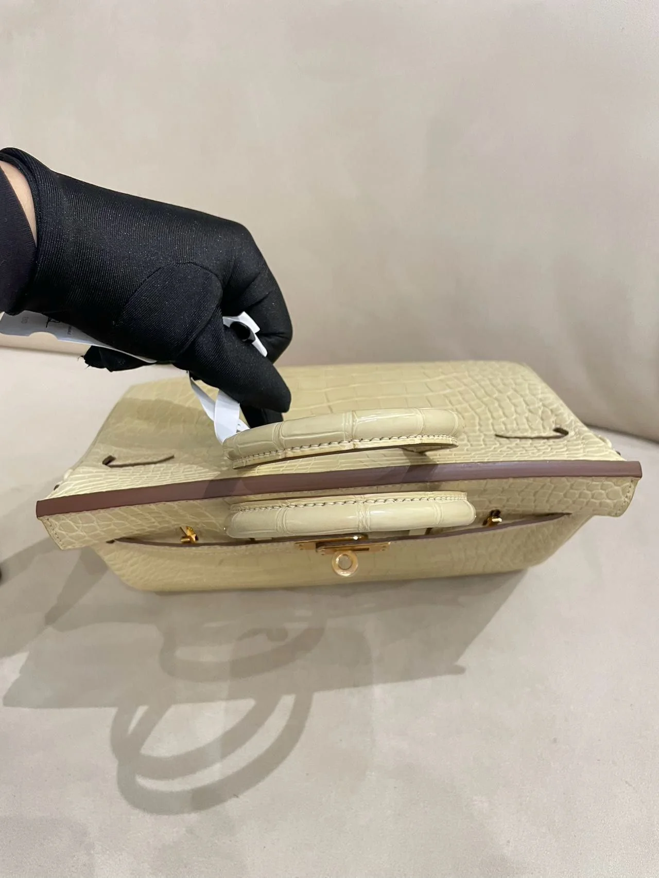 Hermes Birkin 25 Y1 Vanille Matte Crocodile Leather Gold Hardware - Image 14