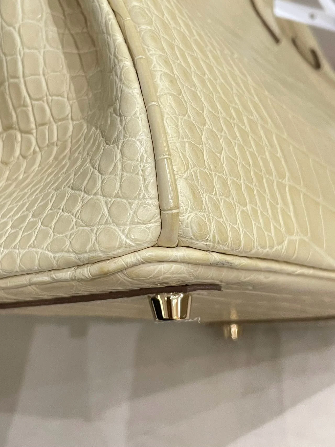 Hermes Birkin 25 Y1 Vanille Matte Crocodile Leather Gold Hardware - Image 16