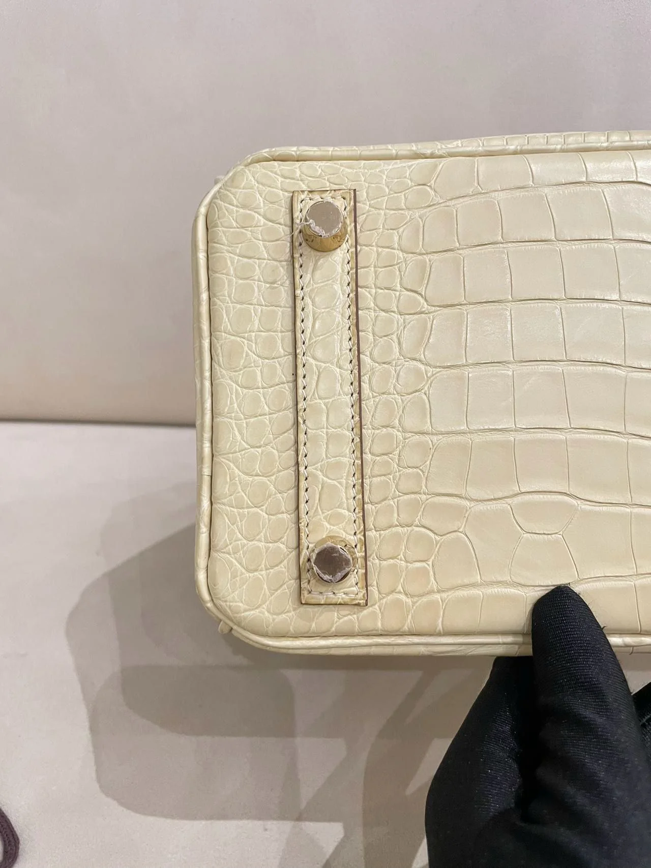 Hermes Birkin 25 Y1 Vanille Matte Crocodile Leather Gold Hardware - Image 18