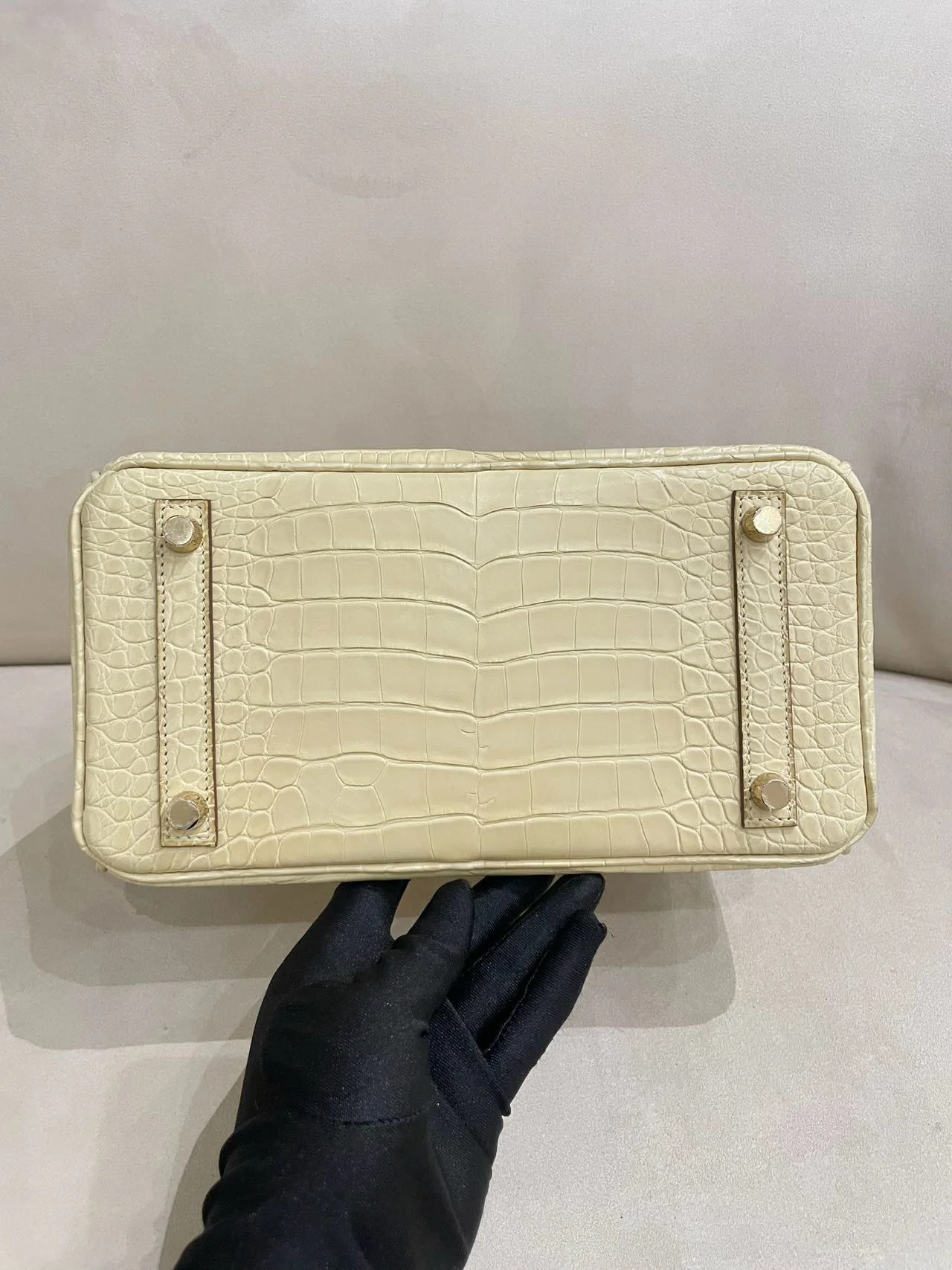 Hermes Birkin 25 Y1 Vanille Matte Crocodile Leather Gold Hardware - Image 19