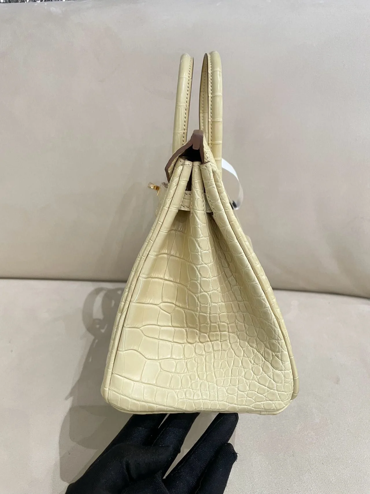 Hermes Birkin 25 Y1 Vanille Matte Crocodile Leather Gold Hardware - Image 4