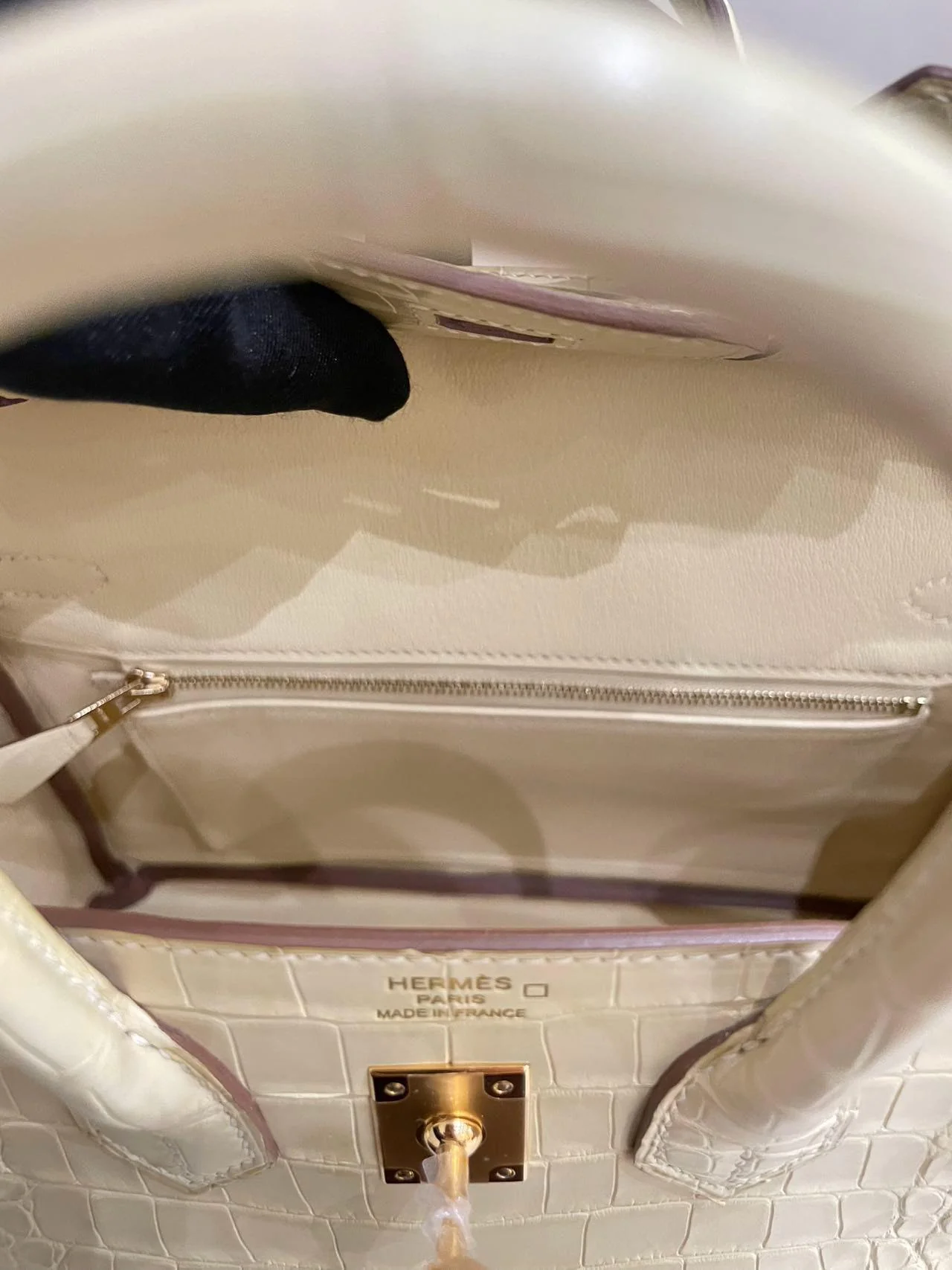 Hermes Birkin 25 Y1 Vanille Matte Crocodile Leather Gold Hardware - Image 6