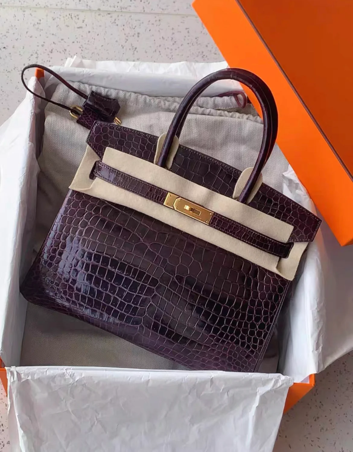 Hermes Birkin 30 Amethyst Shiny Crocodile Alligator Gold Hardware Handbag - Image 2