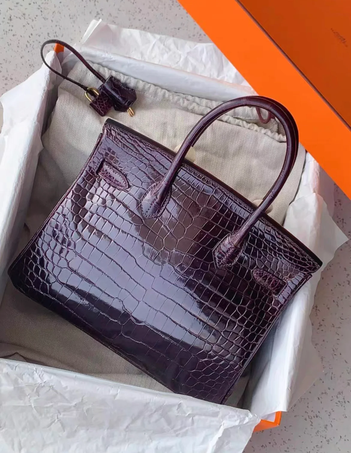 Hermes Birkin 30 Amethyst Shiny Crocodile Alligator Gold Hardware Handbag - Image 3