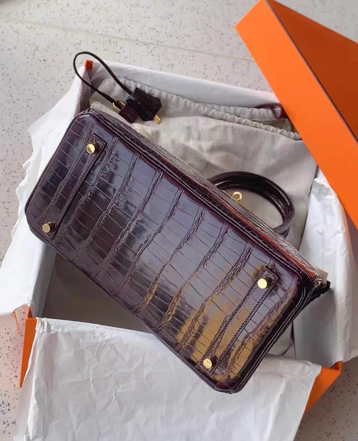 Hermes Birkin 30 Amethyst Shiny Crocodile Alligator Gold Hardware Handbag - Image 5