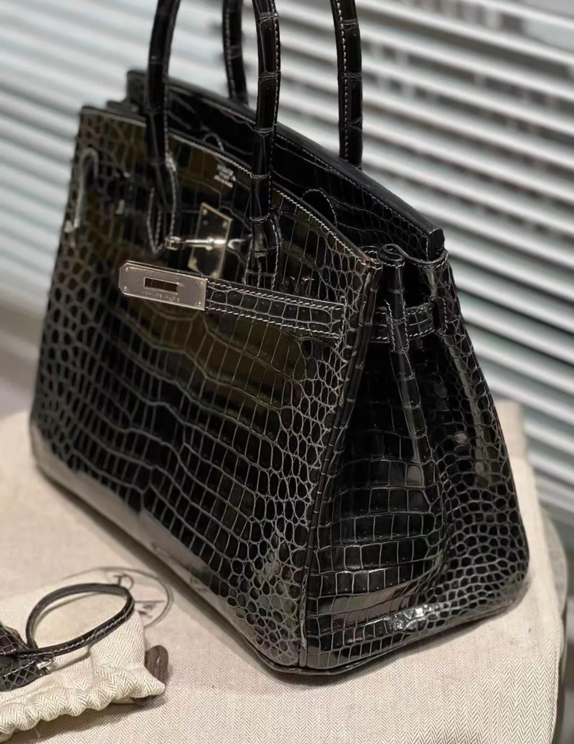 Hermès Birkin 30 Black Matte Alligator with white stitching and Palladium Hardware - Image 2