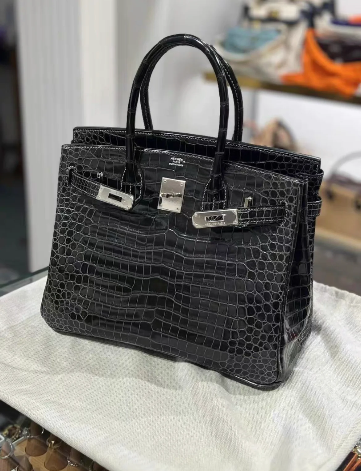 Hermès Birkin 30 Black Matte Alligator with white stitching and Palladium Hardware - Image 7