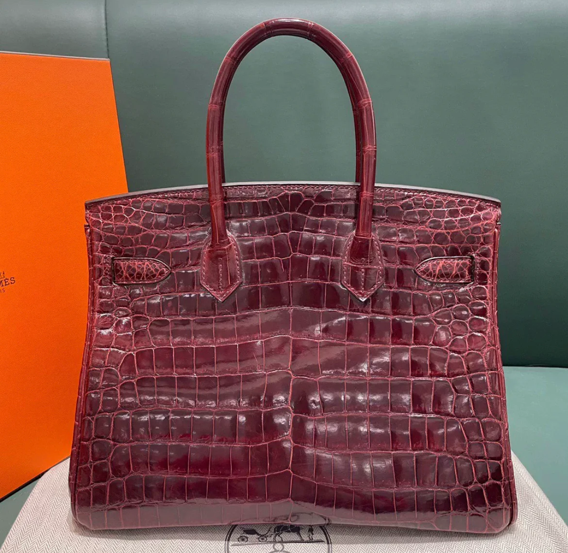 HERMÈS BIRKIN 30 BORDEAUX POROSUS CROCODILE PALLADIUM HARDWARE - Image 2
