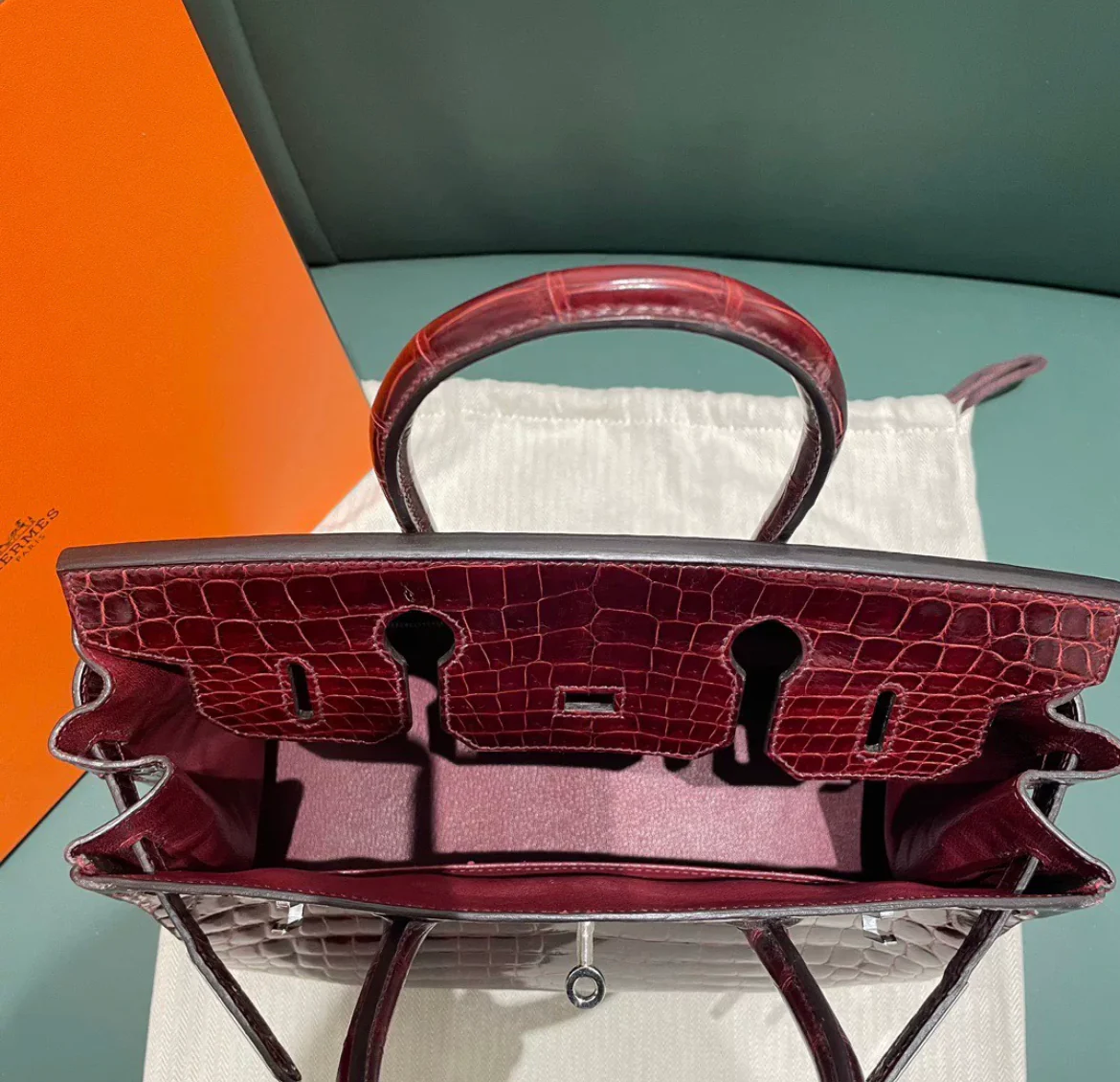 HERMÈS BIRKIN 30 BORDEAUX POROSUS CROCODILE PALLADIUM HARDWARE - Image 6