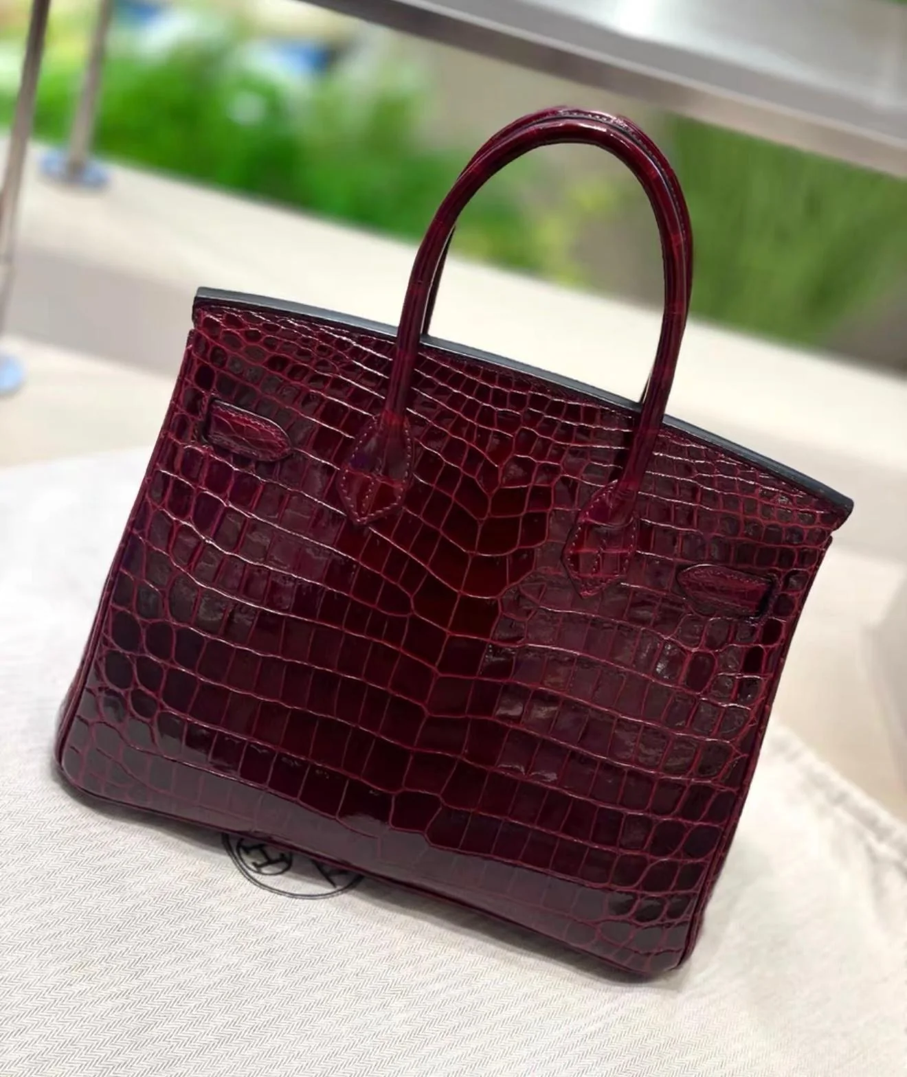 Hermes Birkin 30 Bordeaux Shiny Crocodile Leather Palladium Hardware - Image 5