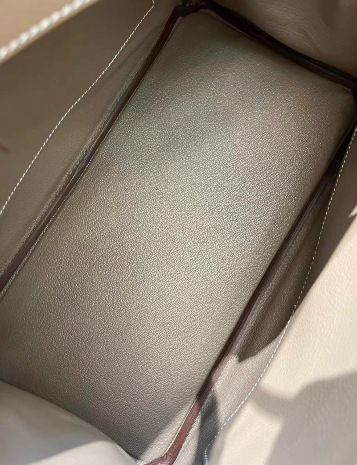 HERMÈS Birkin 30 handbag in Etoupe Epsom leather with Palladium hardware - Image 6