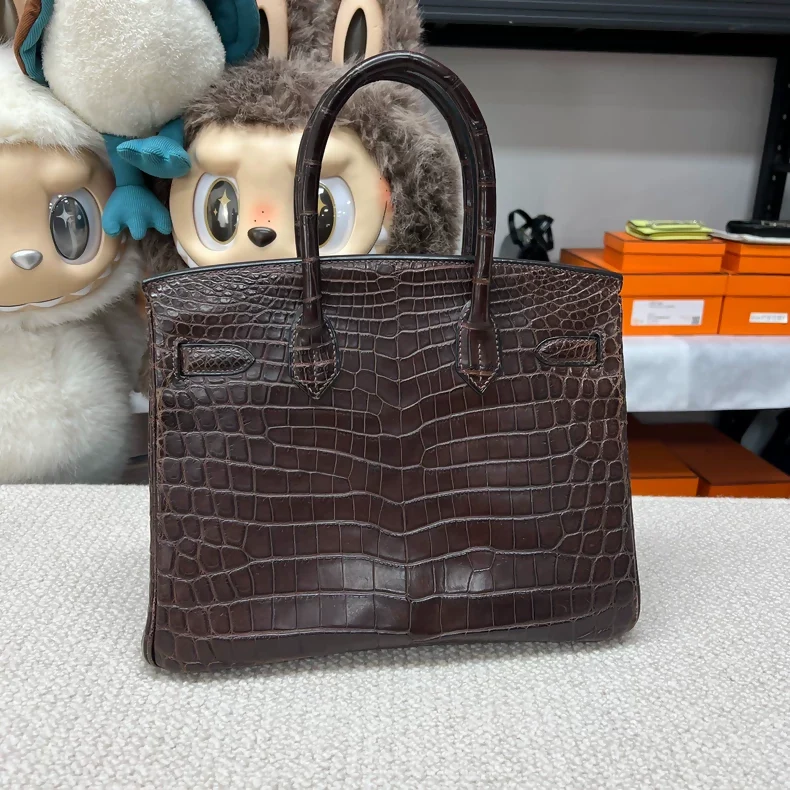 Hermès Birkin 30 ebony matte crocodile leather gold hardware - Image 2