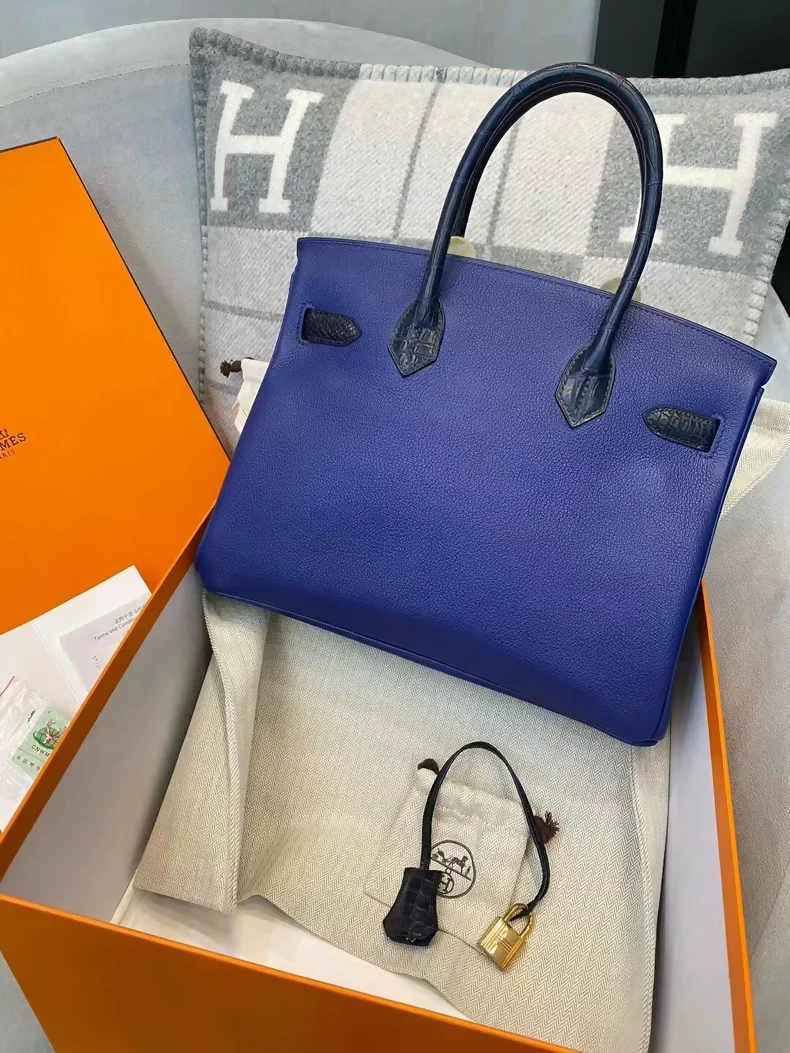 Hermes Birkin touch 30 in blue togo & matte crocodile leather gold hardware - Image 2