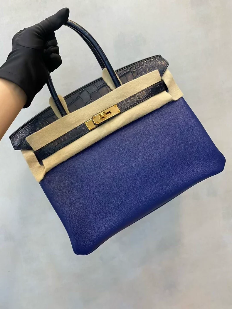 Hermes Birkin touch 30 in blue togo & matte crocodile leather gold hardware - Image 3