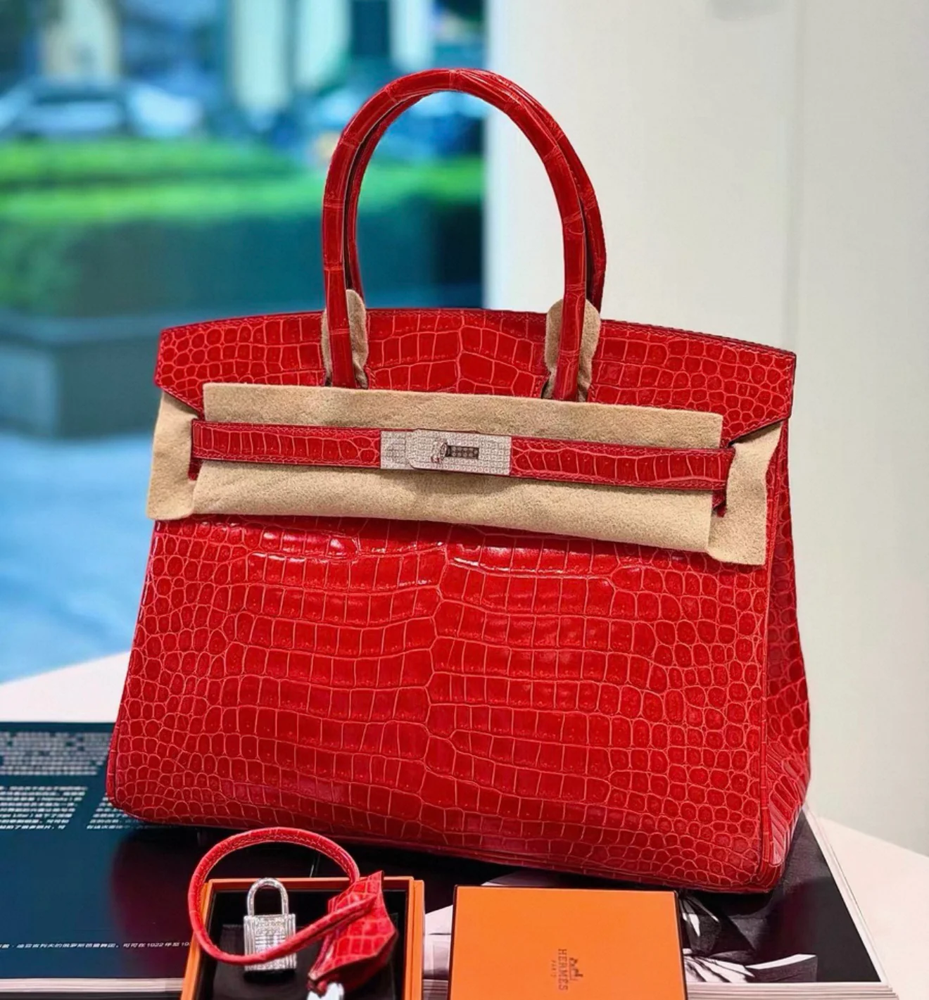 Hermès Birkin 30 Red Shiny Crocodile Leather 18k White Gold & diamond hardware - Image 3