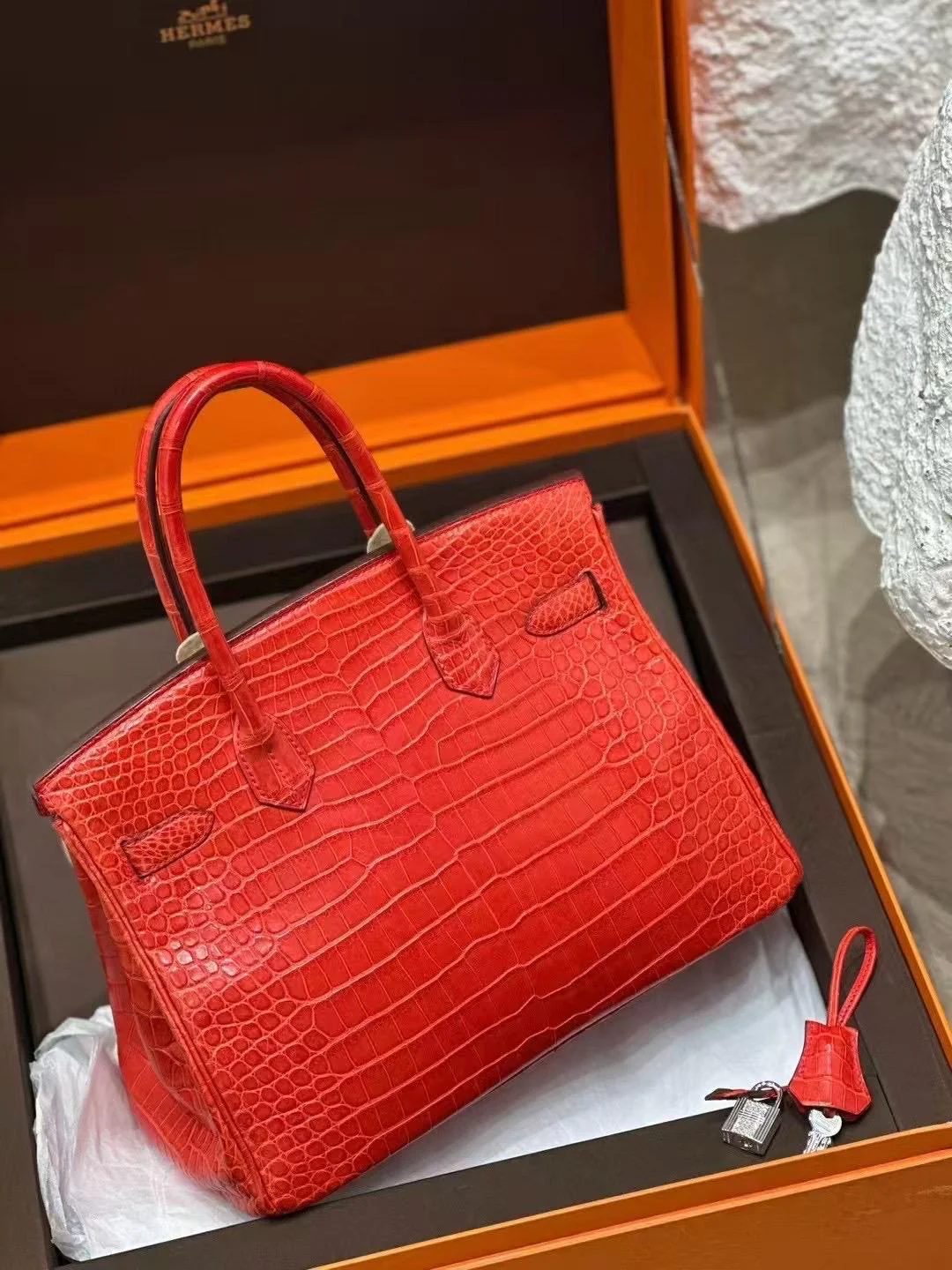Hermès Birkin 30 SHINY BOUGAINVILLIER POROSUS CROCODILE LEATHER WITH DIAMONDS HARDWARE - Image 2