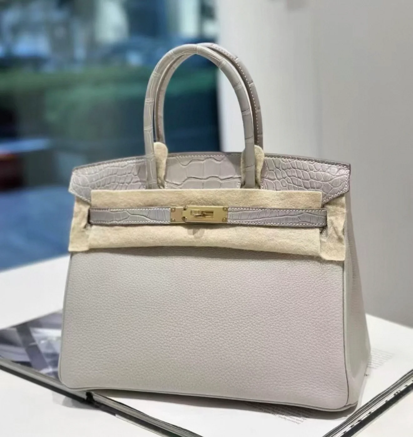 Hermes Birkin 30 Touch Gris Perles Togo matte crocodile leather light gold hardware - Image 2
