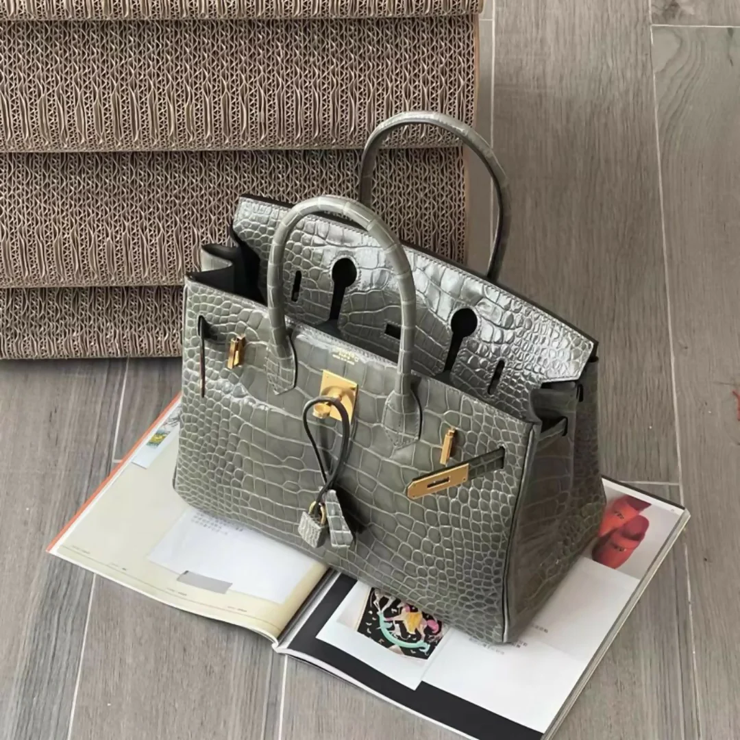 Hermès Birkin 30 Turtledove Gray Shiny Crocodile Leather with Gold Hardware - Image 2