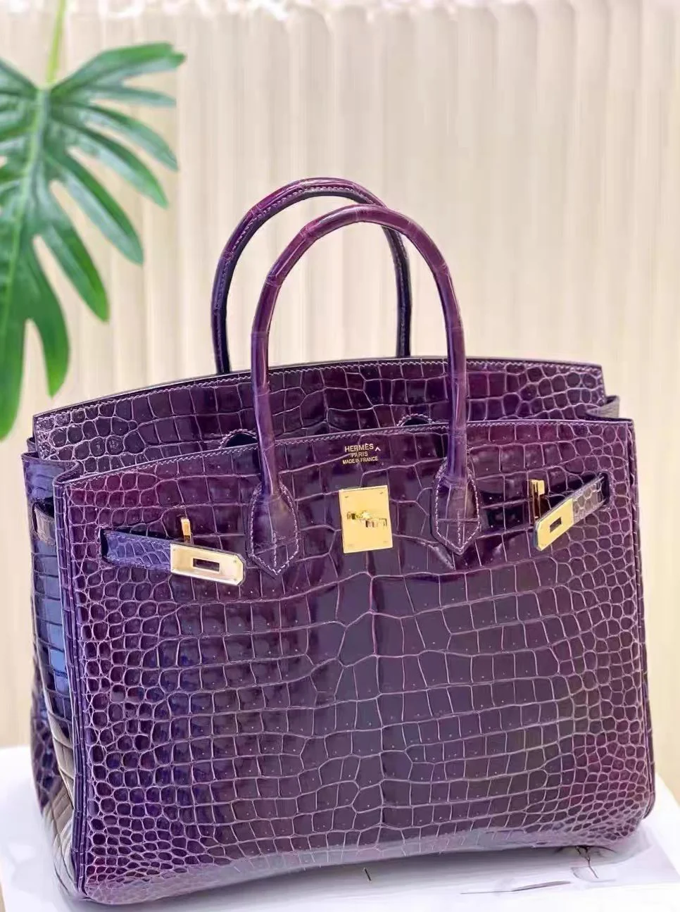 Hermes Birkin 35 Amethyst Shiny Crocodile Alligator Gold Hardware Handbag - Image 2