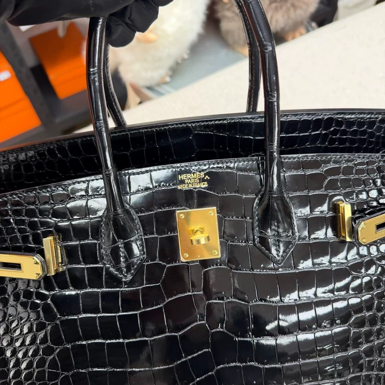 Hermes Birkin 35 black shiny crocodile leather gold hardware - Image 3