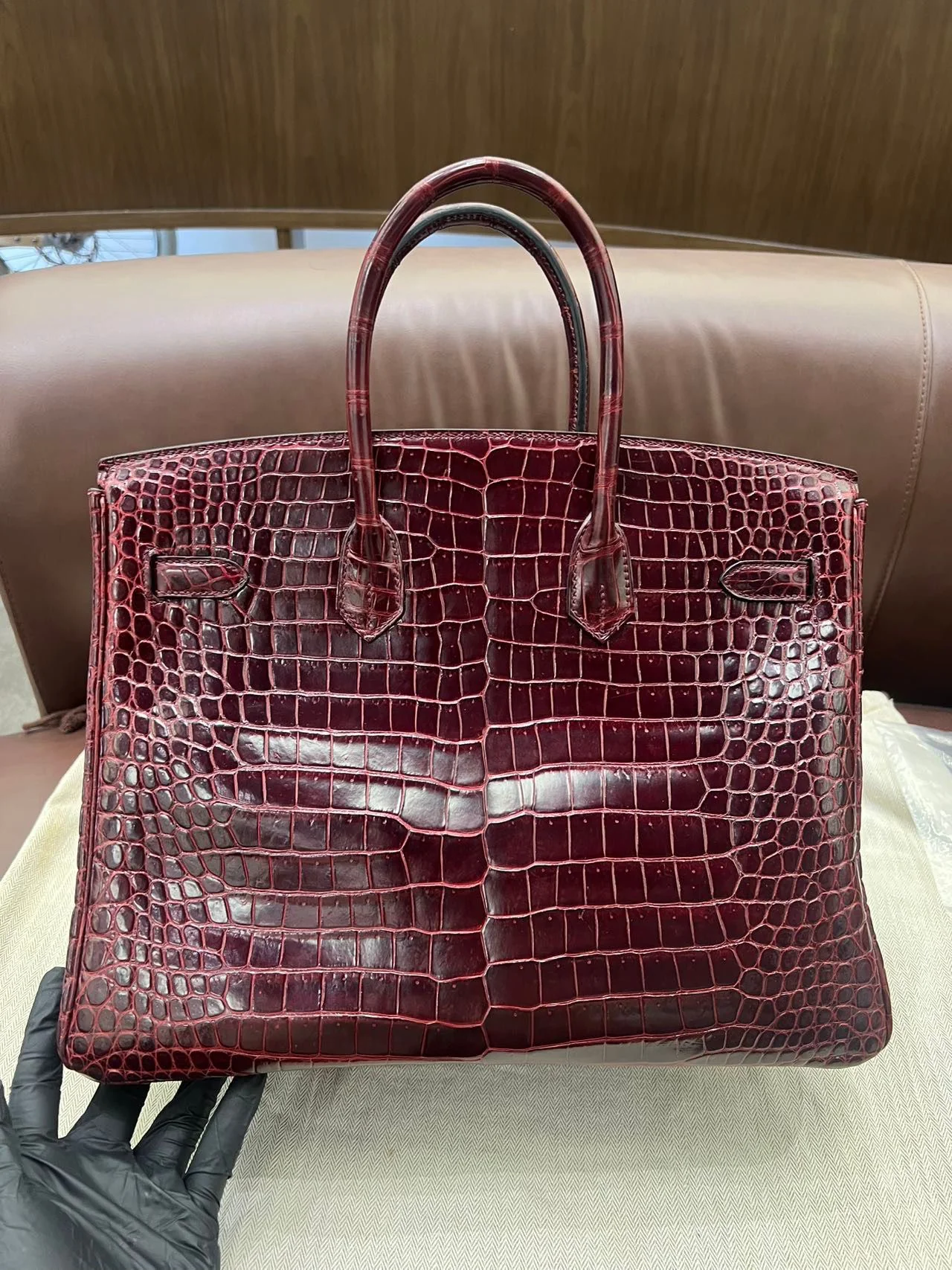 Hermes Birkin 35 Bordeaux Matte Crocodile Leather Gold Hardware - Image 5