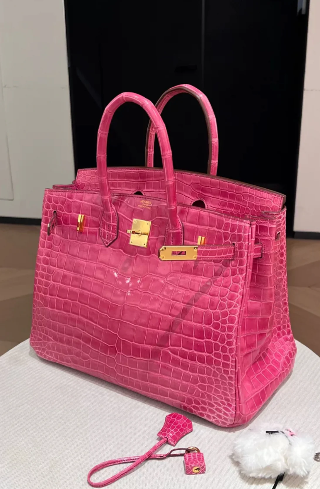 Hermes Birkin 35 Pink Shiny Crocodile Gold Hardware - Image 2