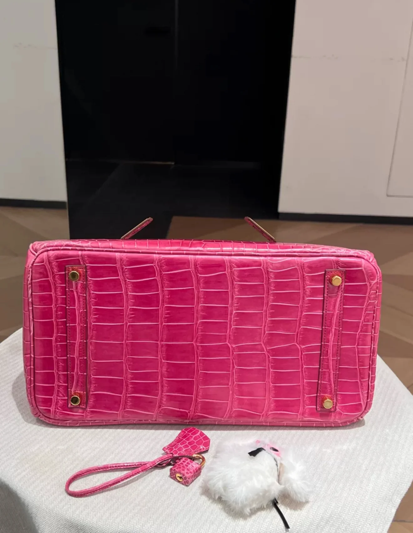 Hermes Birkin 35 Pink Shiny Crocodile Gold Hardware - Image 6