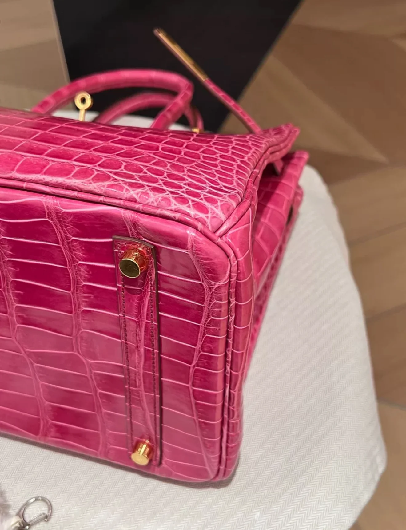 Hermes Birkin 35 Pink Shiny Crocodile Gold Hardware - Image 7