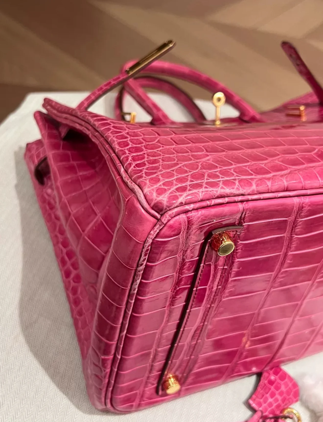 Hermes Birkin 35 Pink Shiny Crocodile Gold Hardware - Image 8